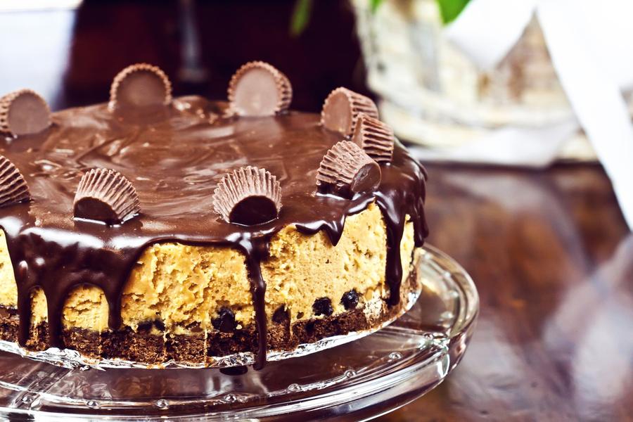 PEANUT BUTTER CHOCOLATE CHIP MOUSSE PIE