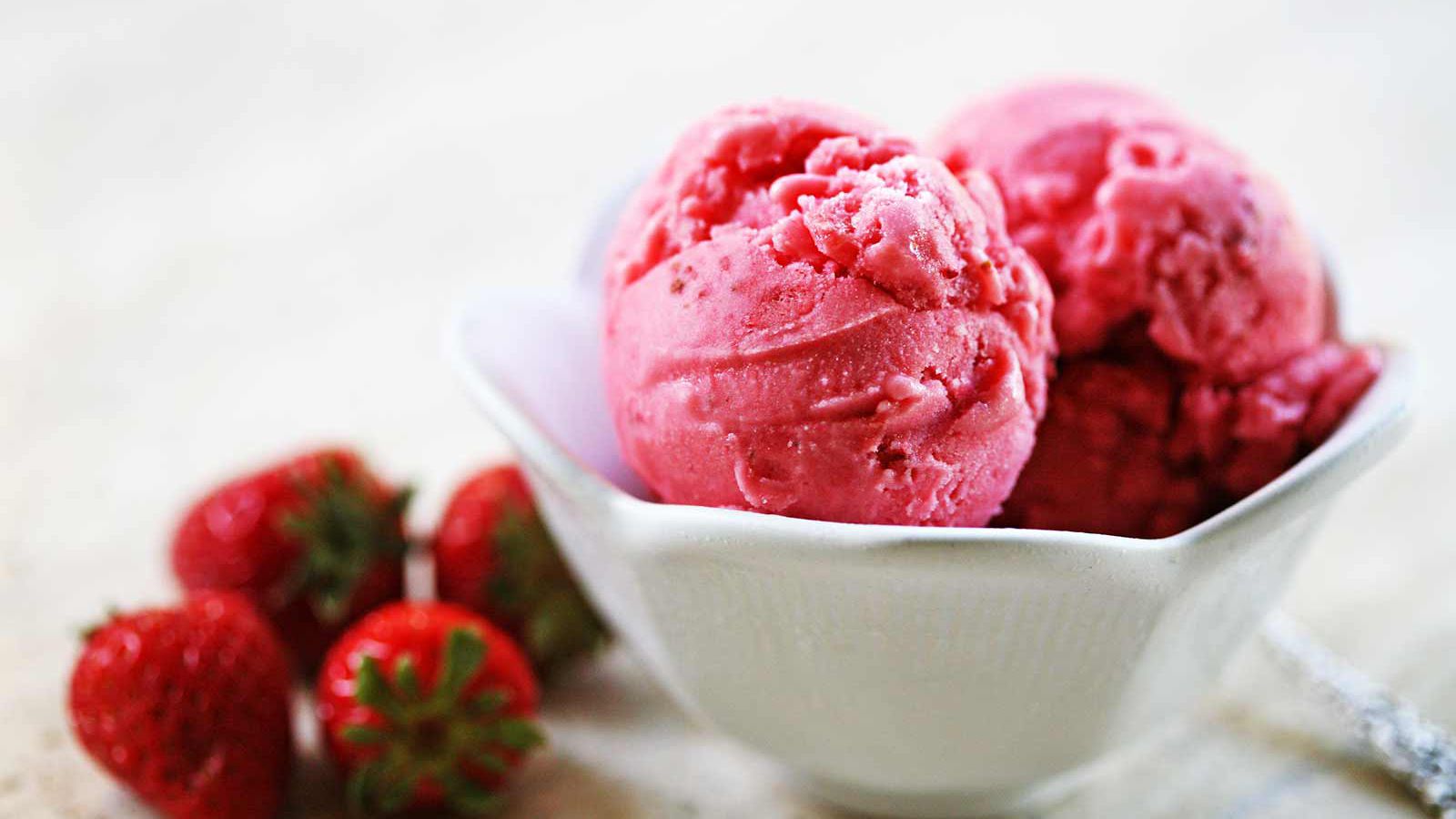 Strawberry Maple Frozen Yogurt