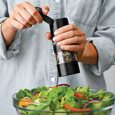 Rachet Grinder: Black