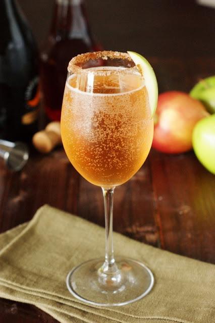 Sparkling Apple Pie Cocktail