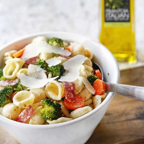 ITALIAN PASTA SALAD WITH A CLASSIC VINAIGRETTE