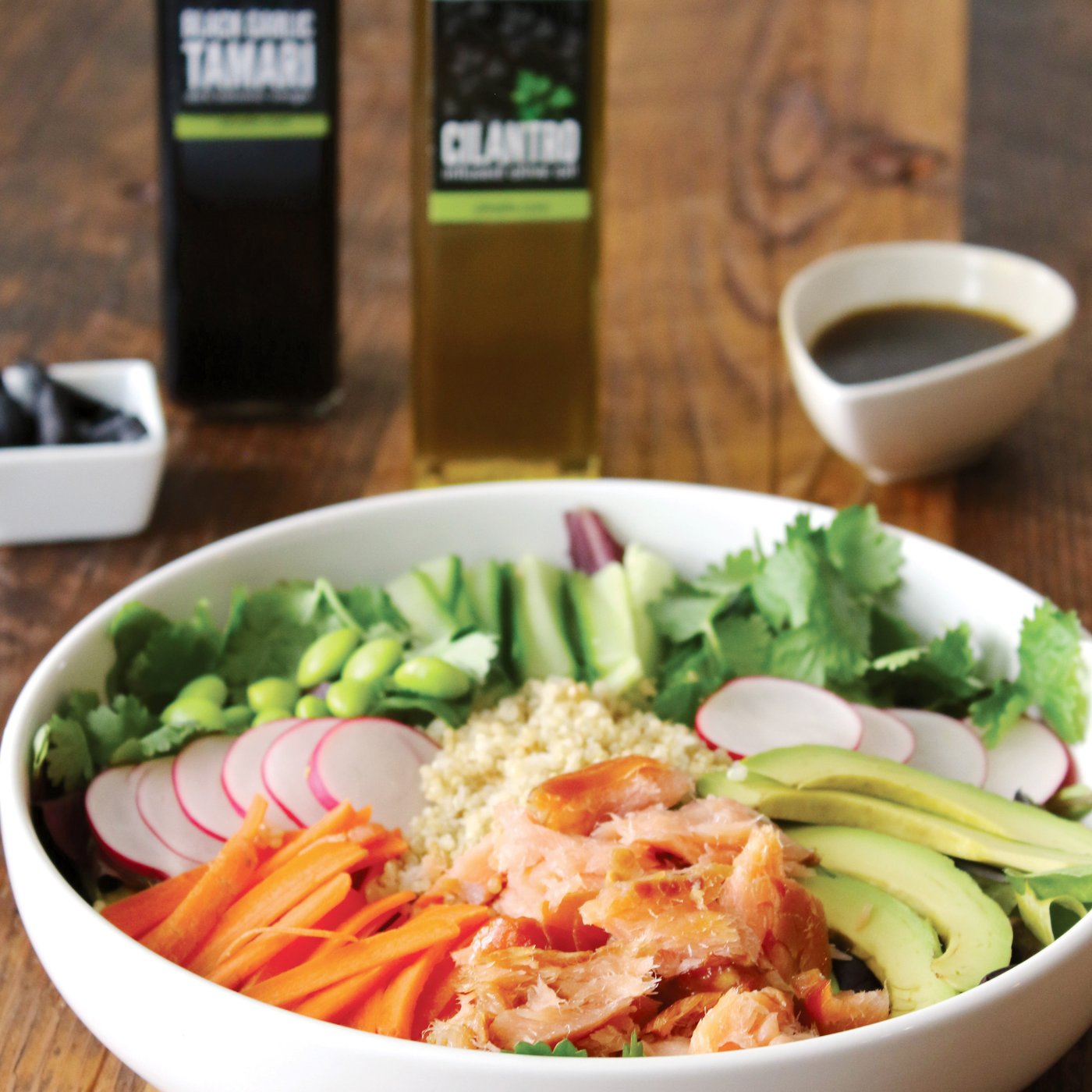 SMOKED SALMON AND QUINOA BOWL