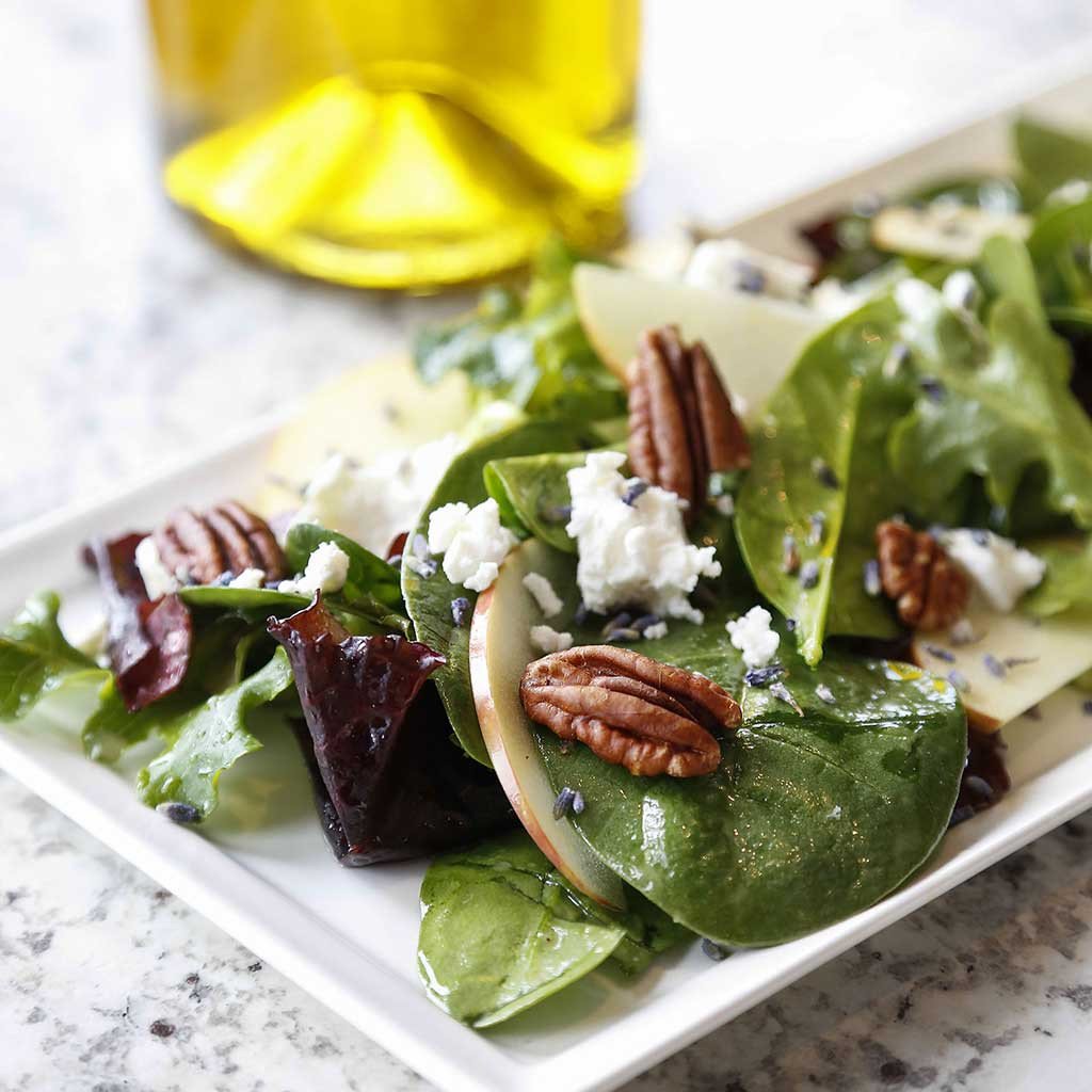 SPRING SALAD WITH FRUITY VINAIGRETTE