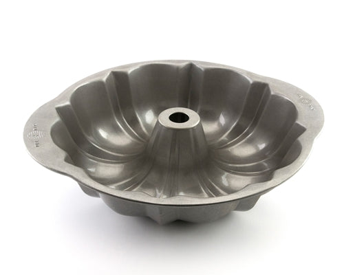 USA Pan Fluted Tube Cake Pan, 10 x 3